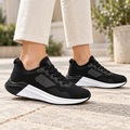 Apex DS83 Sneaker – Sort vist på model