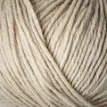 close up af garnnoegle heavy merino fra knitting for olive i farven marcipan