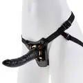 Fetish Fantasy Gold Designer Strap-On – luksuriøst strap-on sæt med sort dildo og guld-detaljer