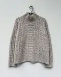 Strikket Sandoy sweater fra kit couture. Strikket i grå tweed garn fra kit couture