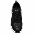 Sort sneaker med åndbar mesh-overdel, hvide kontrastdetaljer og komfortabel støddæmpende sål vist i profil på hvid baggrund.