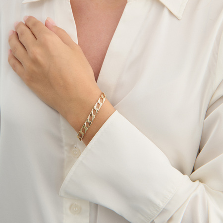 Flash armbånd i 8 karat guld på model