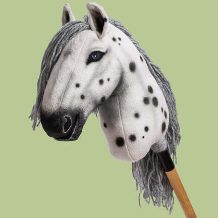 HUMMA Hobby Horse PRO Appaloosa M Allround. Flashmane er en smuk håndlavet plettet Appaloosa kæphest med grå man og pandelok.