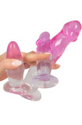 Crystal Clear 3-delt analtræningssæt med en gennemsigtig buttplug og to teksturerede analdildoer med sugekopbase.