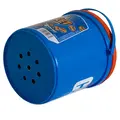Drænhuller i bunden af Chuckit Bucket gør det nemt at skylle boldene