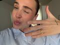 Inge iført Reef Essence ring udført i 925 ren sterlingsølv belagt med 18 karat forgyldning med perler.