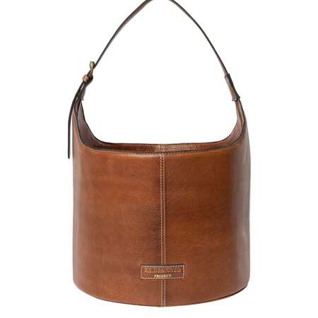 lille bucket i laeder project 26 fra Re designed ses forfra