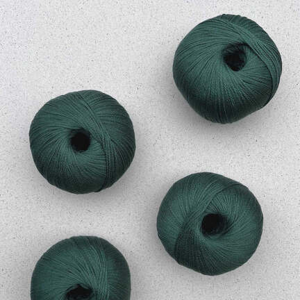 4 garnnoegler i kvaliteten arctic pearl fra pascuali i farven seeweed 18