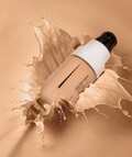 Serum foundation med fugtgivende egenskaber – foundation til tør og kombineret hud for en naturlig, strålende glød.