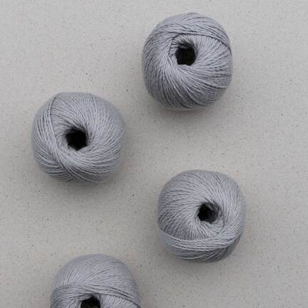 4 garnnoegler af market sole fra pascuali i farven platinium