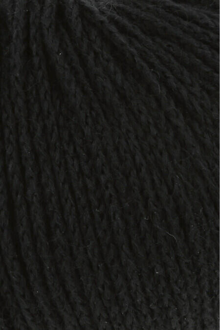 Close up af Garnøgle af kvaliteten nomad fra Lang Yarns i farven sort