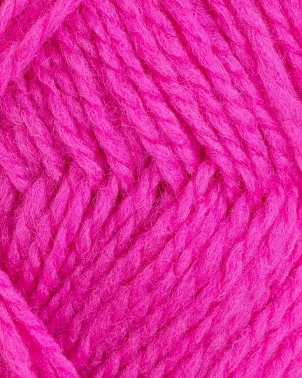 close up af garnet fviel fra rauma garn i farven rosa