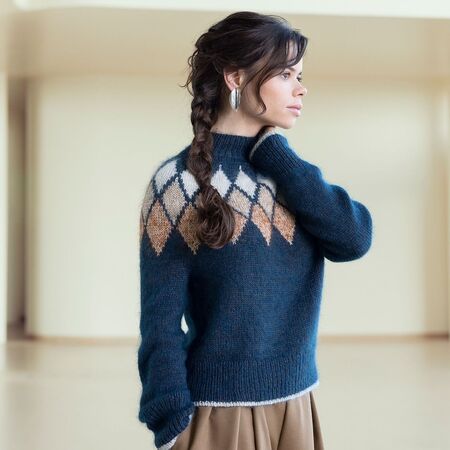 model ifoert hanne rimmens strikkede sweater koglen fra filcolana