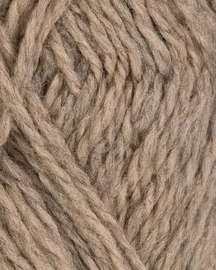 close up af garnet vams fra rauma i farven sand meleret