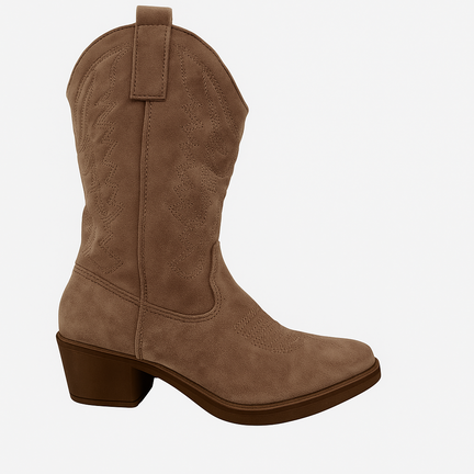 Brun cowboystøvle i ruskind med lav hæl og lynlås i siden.