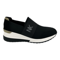 Sorte slip-on sneakers med elastisk rem og NK-logo