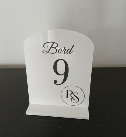 Bordnummer til bryllup - Bordnummer med monogram