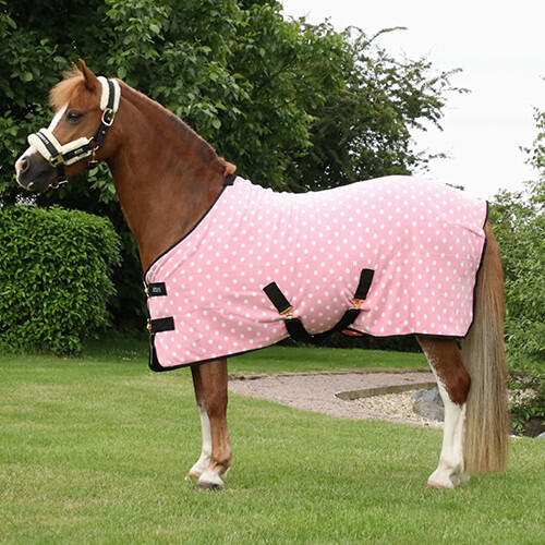 Se Dotty fleecedækken til shetty, pony & hest - Pretty Pink - 95cm - 4'9" hos Ponypiger.dk