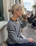 Olga Blouse – blød stribet bluse i cashmere, perfekt til hverdagsbrug.