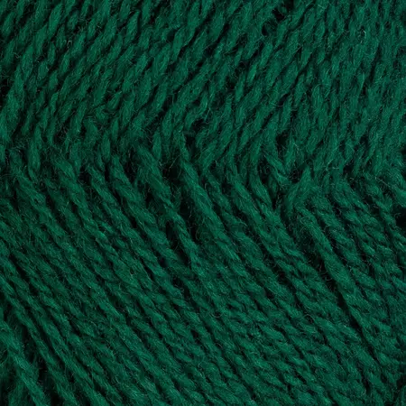 close up af garnet finull fra Rauma i farven dyb groen 432