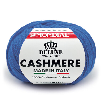 garnnoegle af maerket cashmere fra firmaet mondial i farven blaa