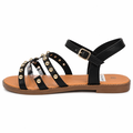 Sort sandal med guldfarvede studs og remme på hvid baggrund