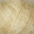 close up af garnoegle fra knitting for olive soft silk mohair farve stoevet banan