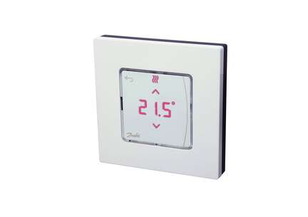 Hvid og minimalistisk Danfoss Icon trådløs rumtermostat til styring af gulvvarme – sælges billigt med åbnet emballage fra BigOutlet.
