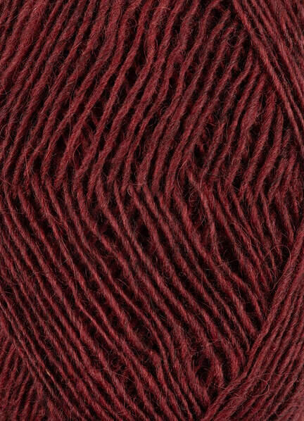 Close up af garnet fjallalopi fra istex i farven maroon