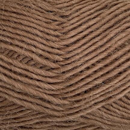 Close up af garnet Lamauld fra CaMaRose i farven nougat