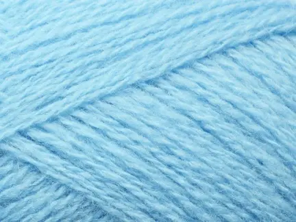 Close up af garnet saga fra filcolana i farven summer sky 381