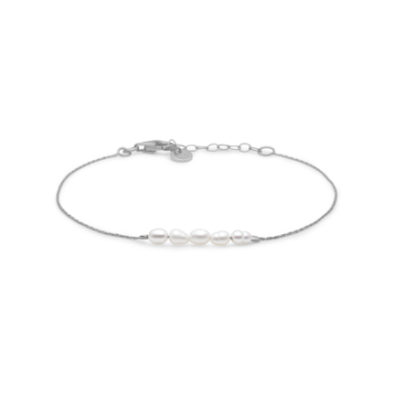Stream Bracelet - Simple feminine bracelet with a row of white cultured pearls