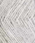close up af garnet finull fra Rauma i farven lys graa meleret 403