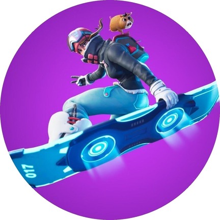 Rundt Fortnite sukkerprint med hoverboard-kører i bamsedragt