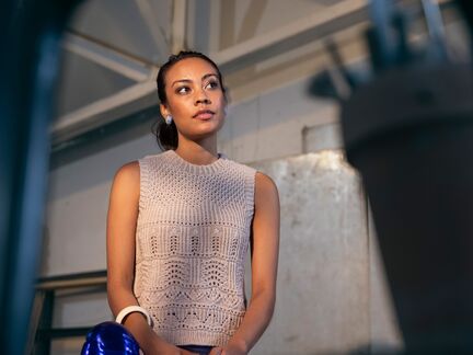 model foran vaeg ifoert filcolanas strikkede model carolina