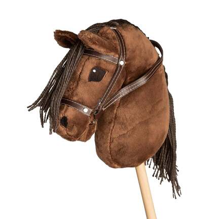 Källquist Equestrian kæphest med hovedtøj Joline. Joline er en smuk brun kæphest med lang man og pandelok.
