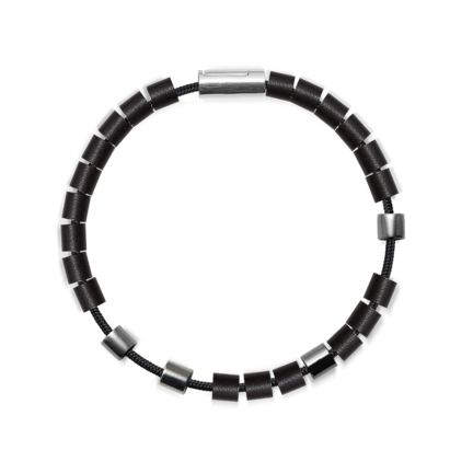 Trestles armbånd i sort nylon med sølvlås