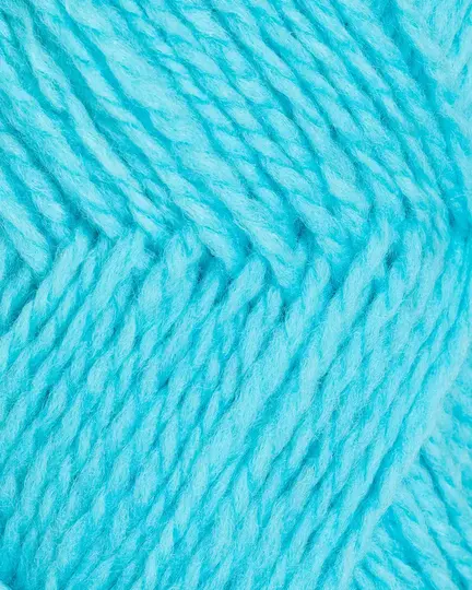 close up af garnet fviel fra rauma garn i farven lys turkis
