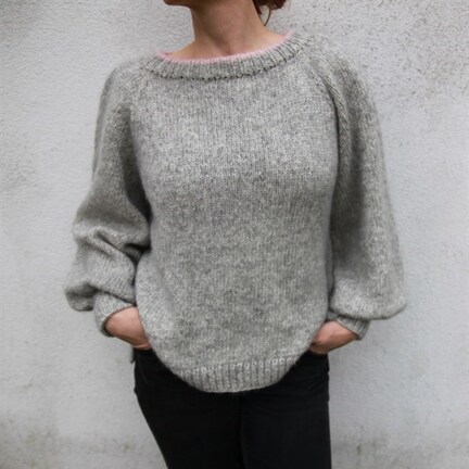 enkel-sweater-garnkit-camarose-snefnug-model