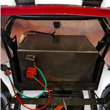 Opgradér din mobility scooter med et lithium batteri fra Dansk Batteri Teknik ApS og få en forbedret køreoplevelse. Batteriet leveres med indbygget Bluetooth BMS (Battery Management System), der giver dig mulighed for at overvåge batteriets tilstand og yd