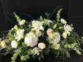 begravelse kistepynt dekoration hvide blomster
