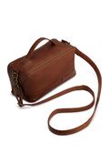 laedertaske med lederrem cleo fra muud i farven rich brown