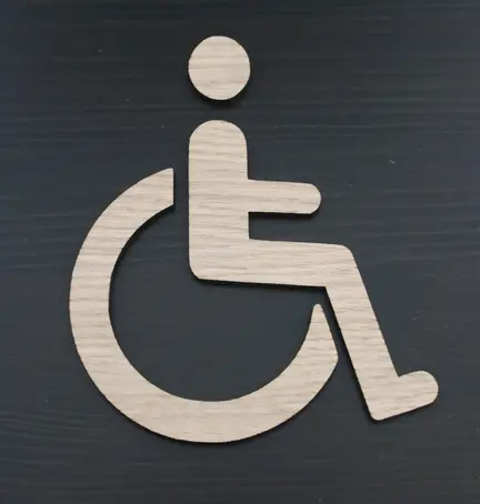 Skilt til handicap toilet i træ