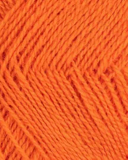 close up af garnet finull fra Rauma i farven orange 4205