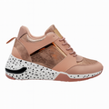 Rosa dame sneakers med rose gold detaljer og mønstret sål