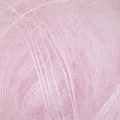 Close up af Garnnøgle isager silk mohair farve 27 lyserød