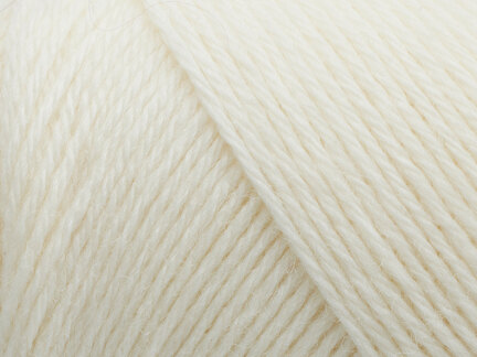 close up af garnnoegle arwetta fra filcolana i farven natural white 101
