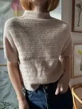 Model iført Blouse No. 3 fra My Favourite Things Knitwear