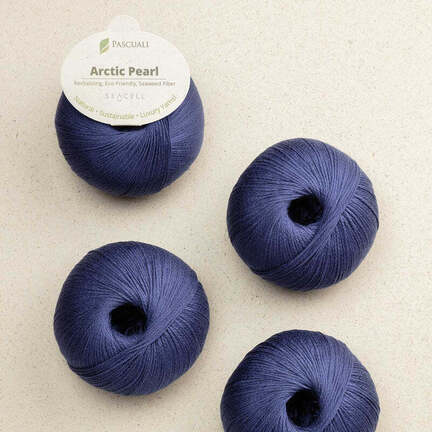4 garnnoegler i kvaliteten arctic pearl fra pascuali i farven 12 navy
