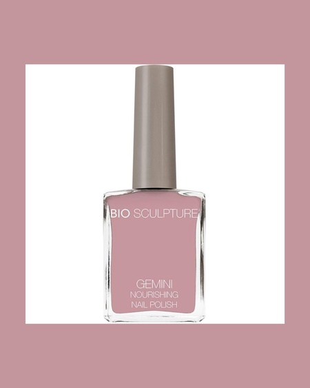 GEMINI vegansk neglelak i farven Love – sart rosa nuance med plejende planteekstrakter, UV-filter og lang holdbarhed.